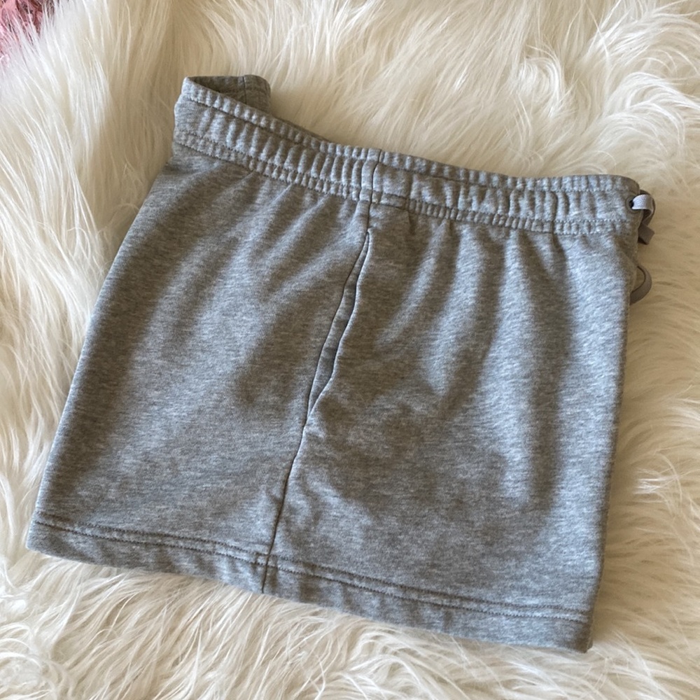 Nike shorts - Picture 2 of 4